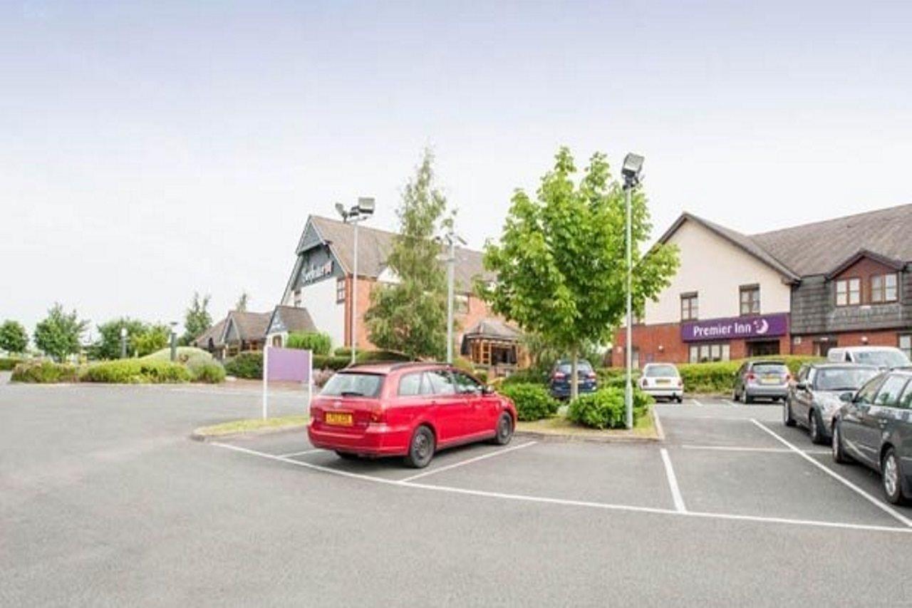 Premier Inn London Ruislip Extérieur photo