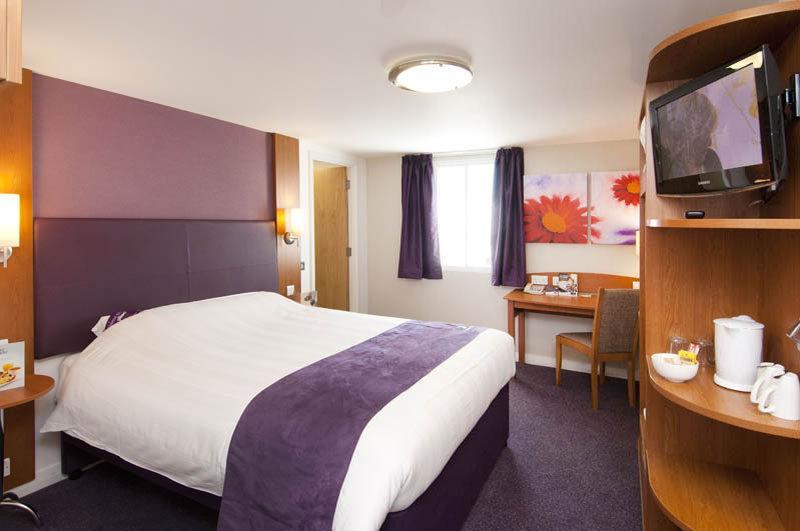 Premier Inn London Ruislip Extérieur photo